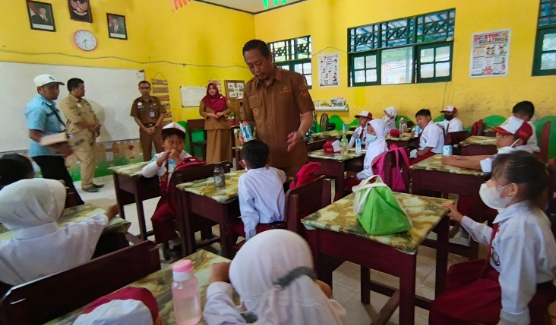Bupati Sukamara Imbau Sekolah Batasi Aktivitas Luar Ruangan Akibat Kabut Asap